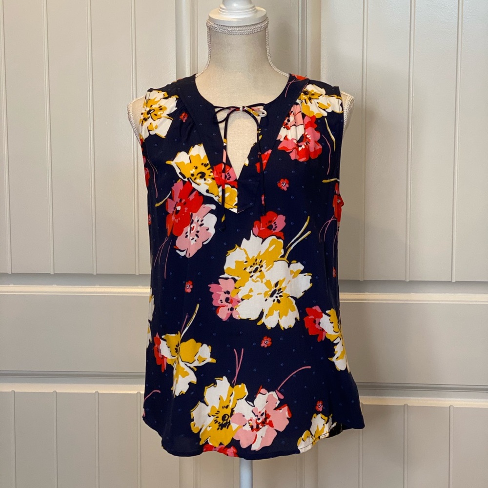 Light Weight Loose Fitting Sleeveless Top